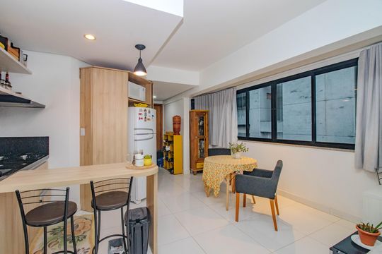 Sala e Cozinha Integrados de kitnet/studio à venda com 1 quarto, 44m² em Floresta, Porto Alegre