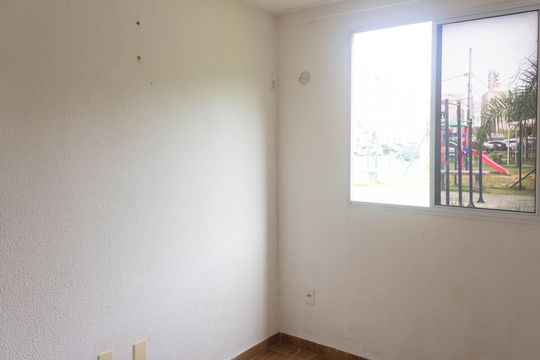 Quarto 2 de apartamento para alugar com 2 quartos, 41m² em Santa Cruz, Rio de Janeiro