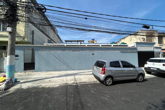 Fachada de casa para alugar com 1 quarto, 35m² em Madureira, Rio de Janeiro
