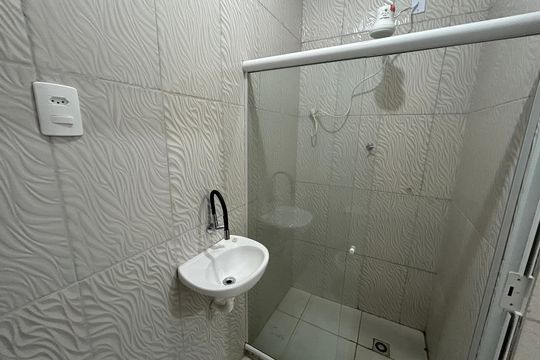 Banheiro de casa para alugar com 1 quarto, 35m² em Madureira, Rio de Janeiro