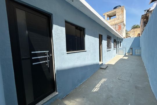 Fachada de casa para alugar com 1 quarto, 35m² em Madureira, Rio de Janeiro
