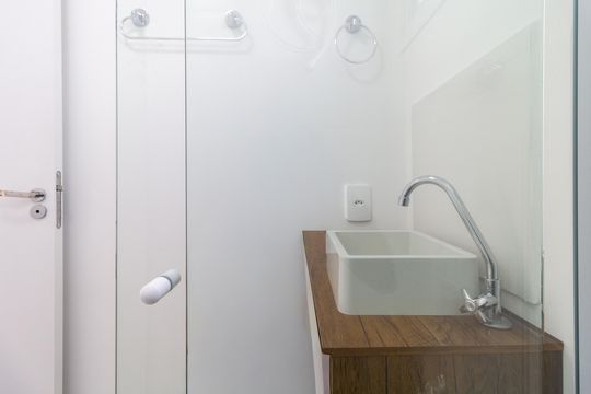 Banheiro de apartamento para alugar com 1 quarto, 26m² em Lapa, São Paulo