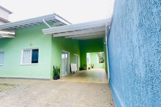 Garagem de casa para alugar com 3 quartos, 500m² em Jardim Sao Luiz (caucaia do Alto), Cotia