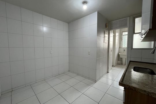Cozinha de apartamento para alugar com 2 quartos, 102m² em Barra da Tijuca, Rio de Janeiro