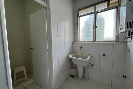 Área de Serviço de apartamento para alugar com 2 quartos, 102m² em Barra da Tijuca, Rio de Janeiro