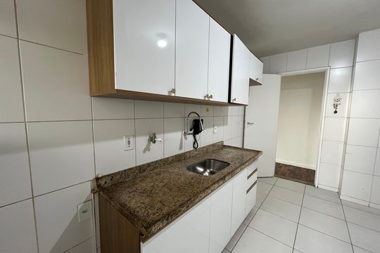 Cozinha de apartamento para alugar com 2 quartos, 102m² em Barra da Tijuca, Rio de Janeiro