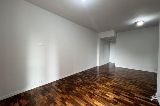 Sala de apartamento para alugar com 2 quartos, 102m² em Barra da Tijuca, Rio de Janeiro