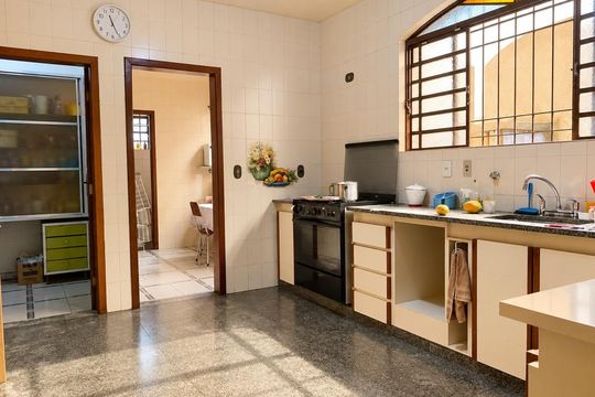 Cozinha de casa para alugar com 3 quartos, 386m² em Palmares, Belo Horizonte