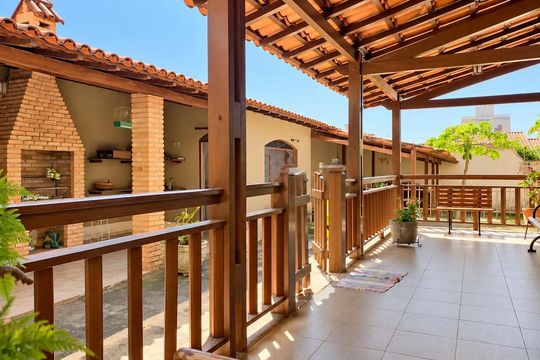 Área externa de casa para alugar com 3 quartos, 386m² em Palmares, Belo Horizonte