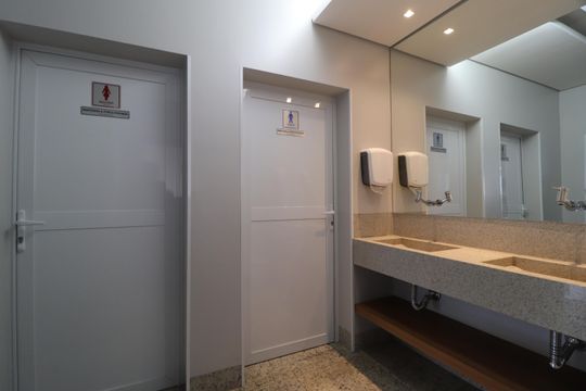 Área comum de apartamento para alugar com 2 quartos, 77m² em Jardim Finotti, Uberlândia