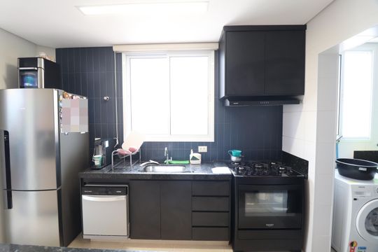 Cozinha de apartamento para alugar com 2 quartos, 77m² em Jardim Finotti, Uberlândia