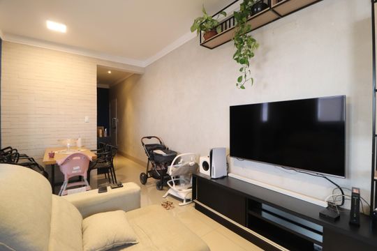 Sala de apartamento para alugar com 2 quartos, 77m² em Jardim Finotti, Uberlândia