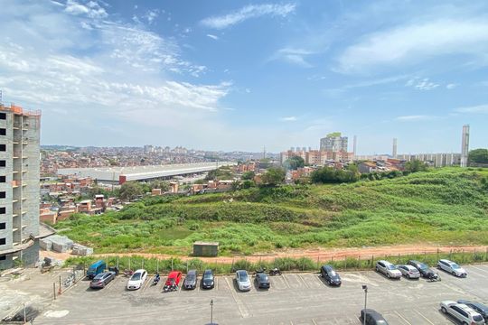 Varanda - Sala - Vista de apartamento para alugar com 2 quartos, 52m² em Padroeira, Osasco