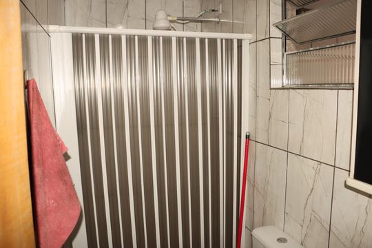 Banheiro Social de casa à venda com 3 quartos, 89m² em Jardim Rodolfo Pirani, São Paulo