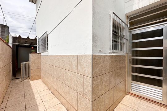 Quintal de casa à venda com 2 quartos, 116m² em Jardim Andrea Demarchi, São Bernardo do Campo