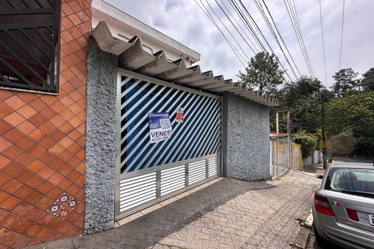Fachada de casa à venda com 2 quartos, 116m² em Jardim Andrea Demarchi, São Bernardo do Campo