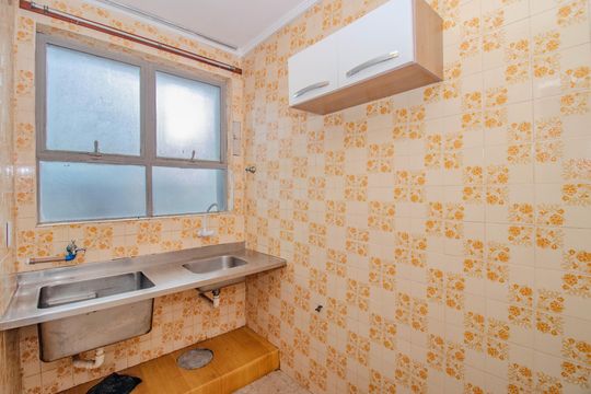 Cozinha de kitnet/studio para alugar com 1 quarto, 32m² em Cristo Redentor, Porto Alegre
