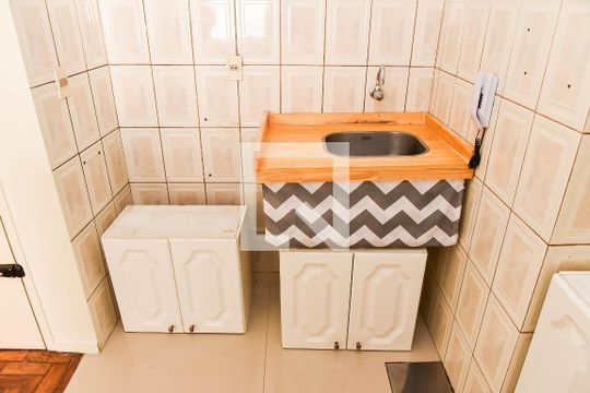 Cozinha de apartamento à venda com 1 quarto, 31m² em Jardim Dona Leopoldina, Porto Alegre