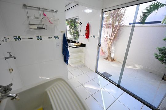 Casa de Condomínio à venda com 3 quartos, 247m² em Portal do Sol 2, Goiânia