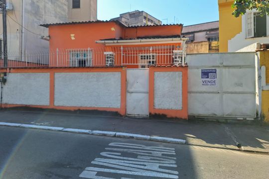 Fachada de casa à venda com 2 quartos, 100m² em Fonseca, Niterói