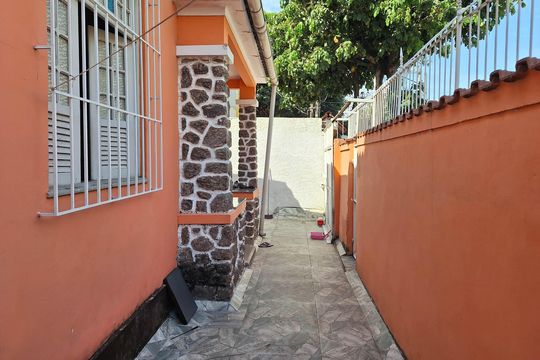 Quintal de casa à venda com 2 quartos, 100m² em Fonseca, Niterói