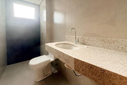 Banheiro de apartamento à venda com 3 quartos, 85m² em Dona Clara, Belo Horizonte