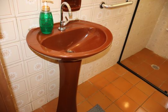 Banheiro de casa para alugar com 1 quarto, 79m² em Jardim Iva, São Paulo