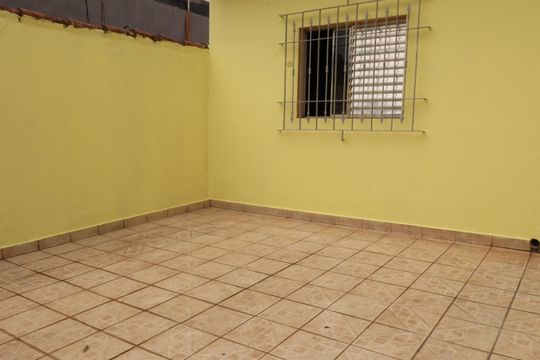 Garagem de casa para alugar com 1 quarto, 79m² em Jardim Iva, São Paulo