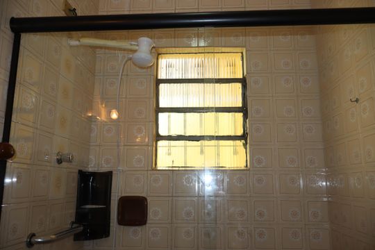 Banheiro de casa para alugar com 1 quarto, 79m² em Jardim Iva, São Paulo