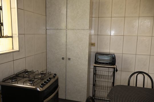 Cozinha de casa para alugar com 1 quarto, 79m² em Jardim Iva, São Paulo