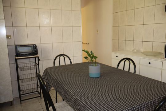 Cozinha de casa para alugar com 1 quarto, 79m² em Jardim Iva, São Paulo