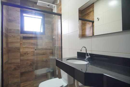 Banheiro de kitnet/studio para alugar com 1 quarto, 28m² em Vila Nova, Novo Hamburgo