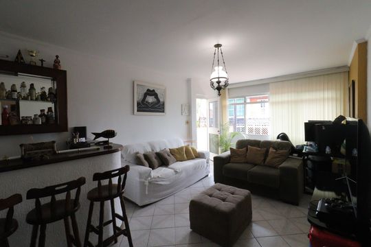 Casa à venda com 3 quartos, 250m² em Jardim Regis, São Paulo