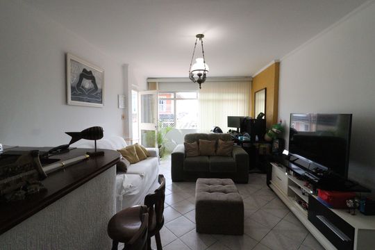 Sala de casa à venda com 3 quartos, 250m² em Jardim Regis, São Paulo