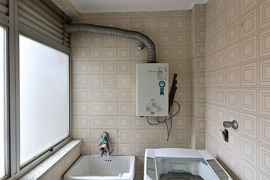 Área  de serviço   de apartamento para alugar com 1 quarto, 44m² em Rio Branco, Porto Alegre