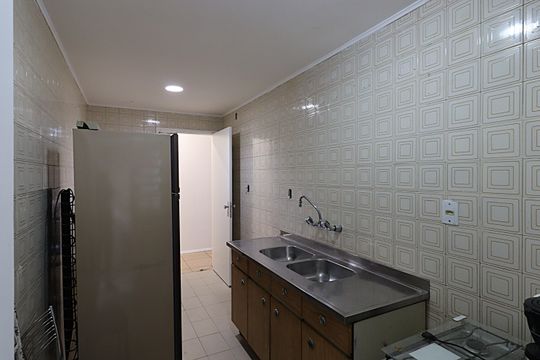 Cozinha  de apartamento para alugar com 1 quarto, 44m² em Rio Branco, Porto Alegre