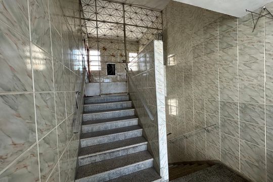 Escada de acesso de apartamento à venda com 2 quartos, 44m² em Engenho da Rainha, Rio de Janeiro