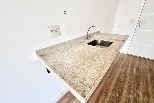 Cozinha de kitnet/studio para alugar com 1 quarto, 23m² em Vila Esperança, São Paulo