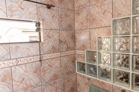 Banheiro da Suíte de casa à venda com 2 quartos, 125m² em Jardim Sapopemba, São Paulo