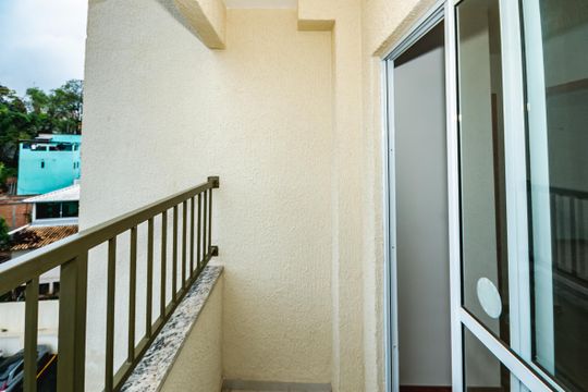 Varanda de apartamento à venda com 2 quartos, 49m² em Braúnas, Belo Horizonte