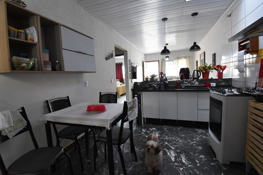 Cozinha de casa à venda com 2 quartos, 540m² em Fazendinha, Curitiba