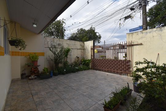 Quintal de casa à venda com 2 quartos, 540m² em Fazendinha, Curitiba