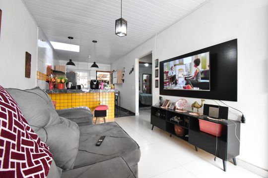 Sala de casa à venda com 2 quartos, 540m² em Fazendinha, Curitiba