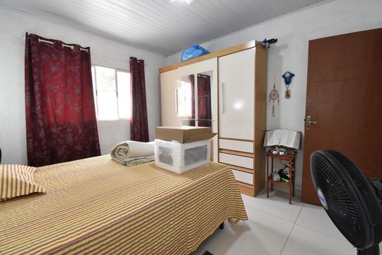 Quarto 2 de casa à venda com 2 quartos, 540m² em Fazendinha, Curitiba