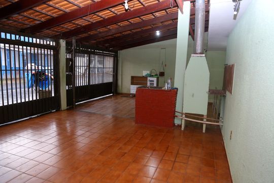 Garagem/Churrasqueira de casa à venda com 5 quartos, 206m² em Feliz, Goiânia