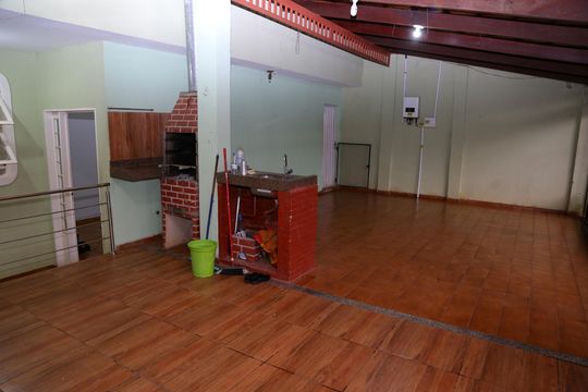 Casa à venda com 5 quartos, 206m² em Feliz, Goiânia