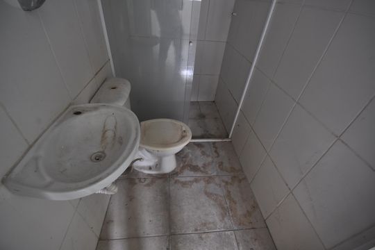 Banheiro de casa para alugar com 1 quarto, 44m² em Jardim Modelo, São Paulo