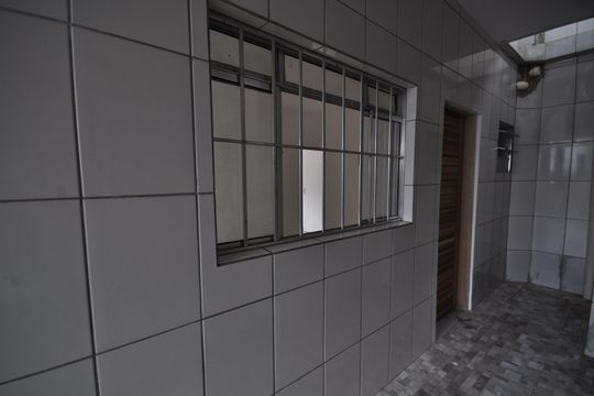 Entrada de casa para alugar com 1 quarto, 44m² em Jardim Modelo, São Paulo