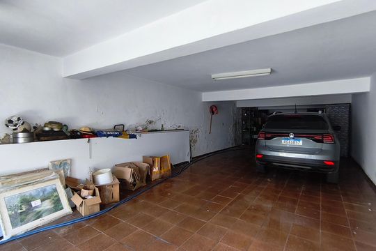 Garagem de casa à venda com 4 quartos, 360m² em Cambuci, São Paulo