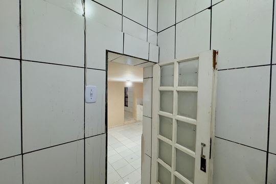 Banheiro de casa para alugar com 1 quarto, 45m² em Jardim Presidente Dutra, Guarulhos